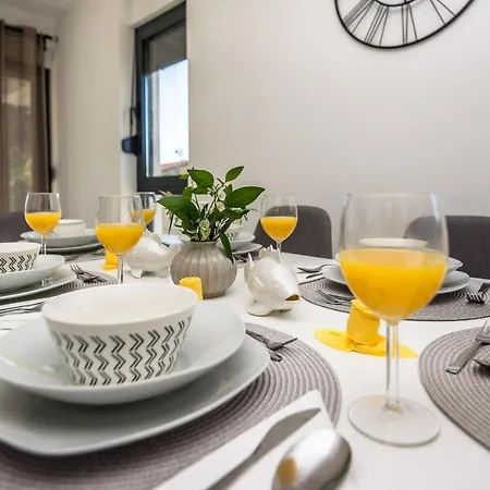Hotel House Mirna 4*