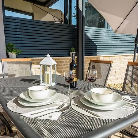 Hotel House Mirna