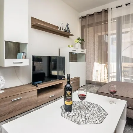 House Mirna Hotel 4*