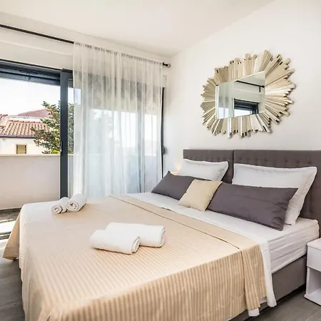 Hotel House Mirna 4*