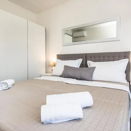 House Mirna Hotel Vir