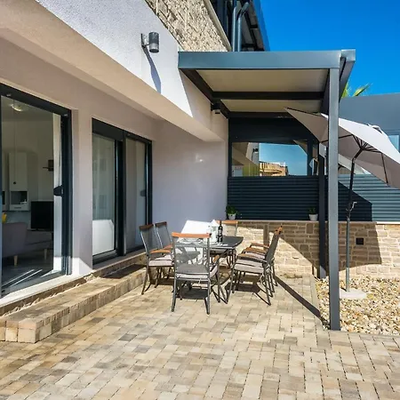 Hotel House Mirna Vir