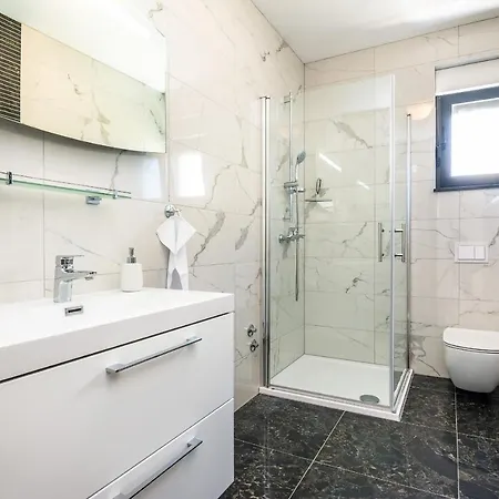 Hotel House Mirna Vir