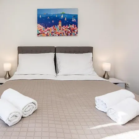 Hotel House Mirna 4*